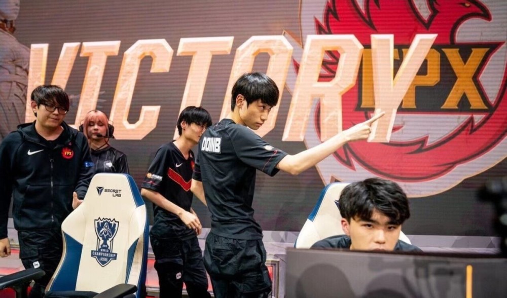 更高的支出 更高的支出