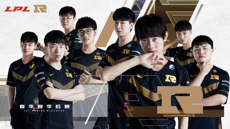 在社交媒体 在社交媒体