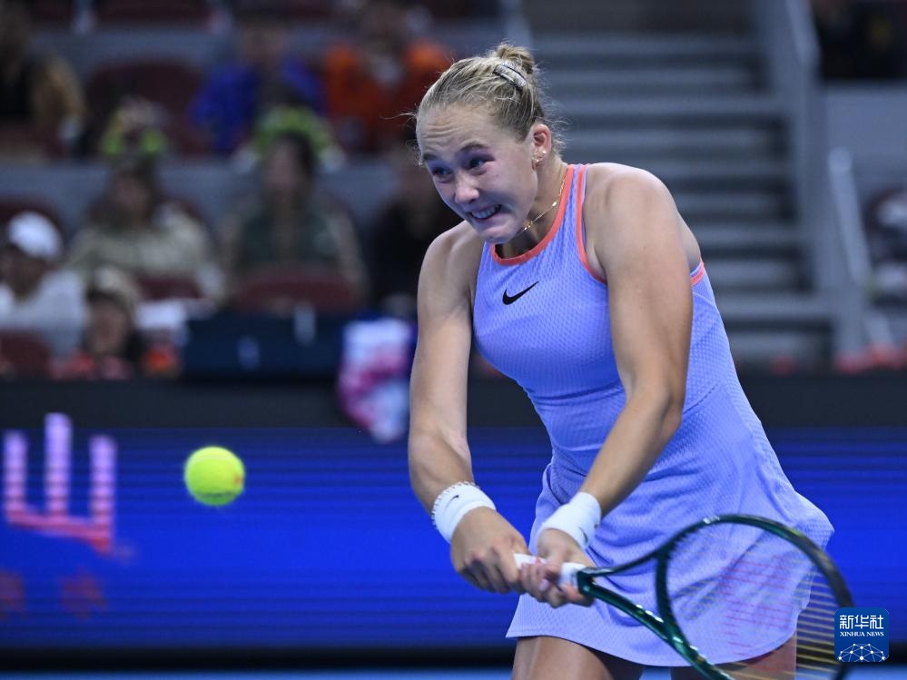 并以出色的 并以出色的