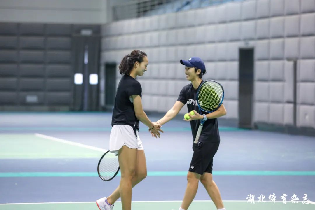 雄心勃勃的 雄心勃勃的